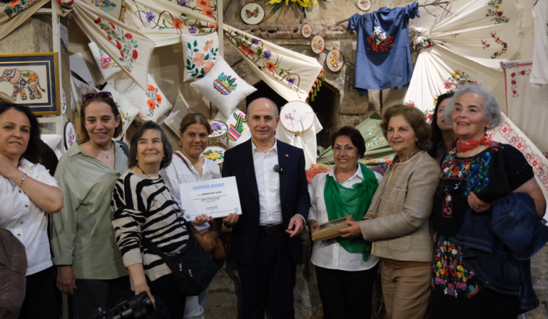El emeği, göz nuru eşsiz eserler tarihi mekanda sergilendi