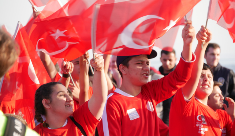 Binlerce genç 19 Mayıs’ı gönüllerince kutladı